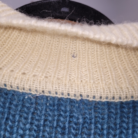 Esprit Cream and Blue Wool Sweater - Picture 6 of 6